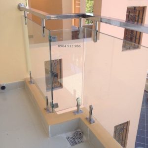 Lan can kính cường lực Lc02