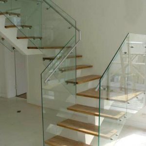 Cầu thang kính không trụ 07