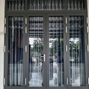 Cửa nhôm xingfa 4 cánh sử dụng bản lề 4d