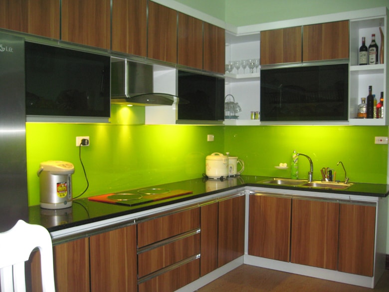 Kính cường lực màu bếp