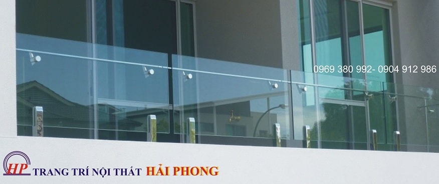 Lan can kính trụ lửng