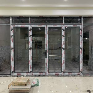 cửa xingfa 4 cánh có 2 vách cố định