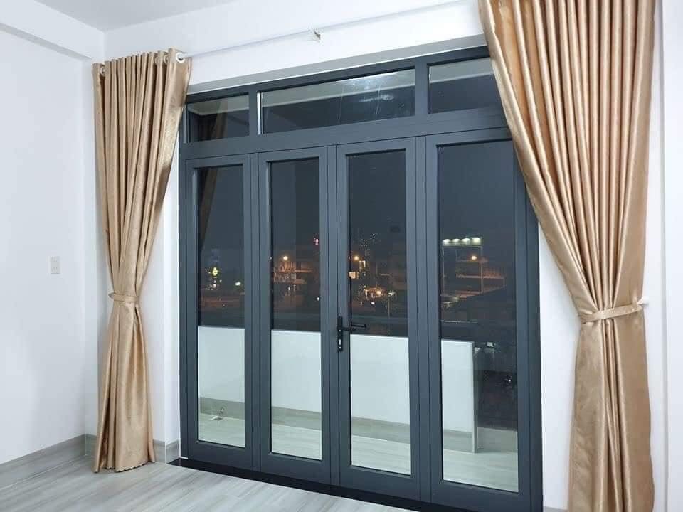 Cửa nhôm xingfa hệ 4 cánh