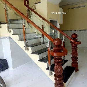 Mẫu cầu thang kính hp36