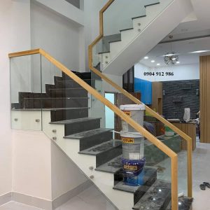 cầu thang kính không trụ 24